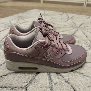 Nike Air Max 90 sneakers in plum fog
